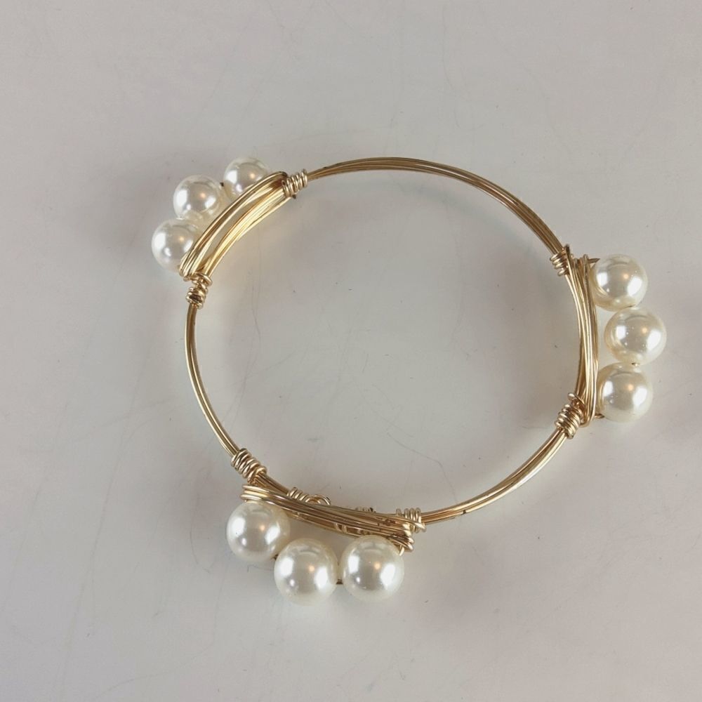 (3/$20) Fashion jewelry gold tone and faux Pearl bracelet